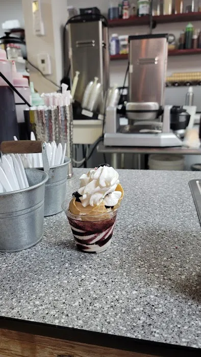 The Little Dipper Cafe & Ice Cream Shoppe Picture 6