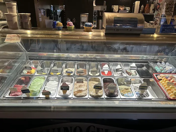 Divino Gelato Cafe Picture 6
