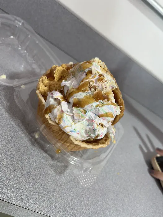 Everly's Ice Cream Picture 2