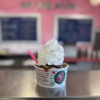 Pete's Castle Marathon & Get The Scoop Ice Cream Shoppe ico