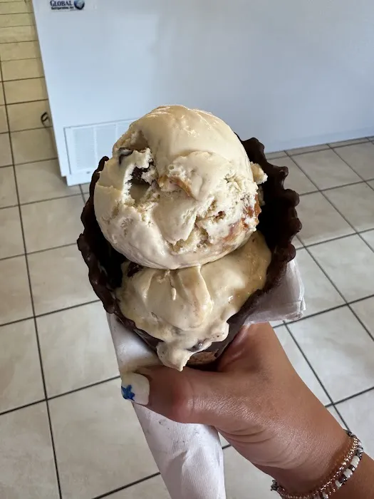 Princess Alex Ice Cream Shop Picture 1