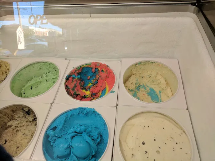 Princess Alex Ice Cream Shop Picture 4