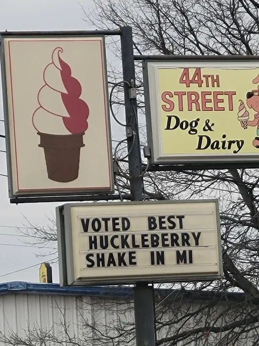 44th Street Dog & Dairy Picture 6