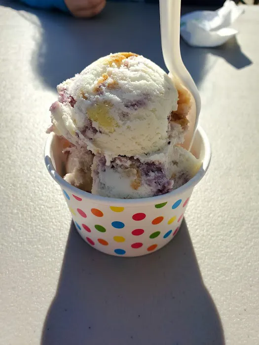 The Old 27 Ice Cream Shop Picture 7