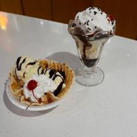 Alexander's On The Square ico