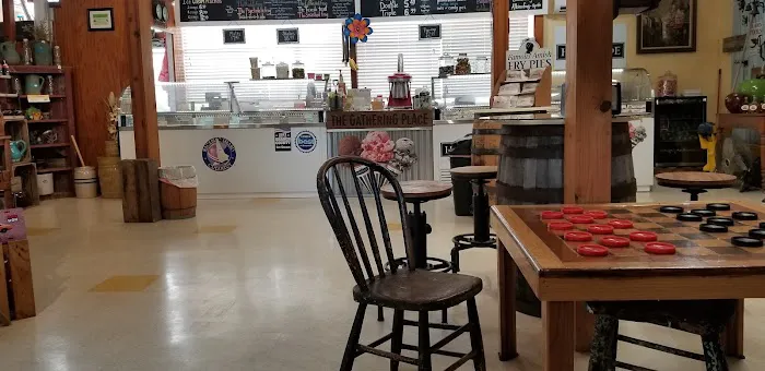 Showcase Gardens Ice Cream Shoppe Picture 5
