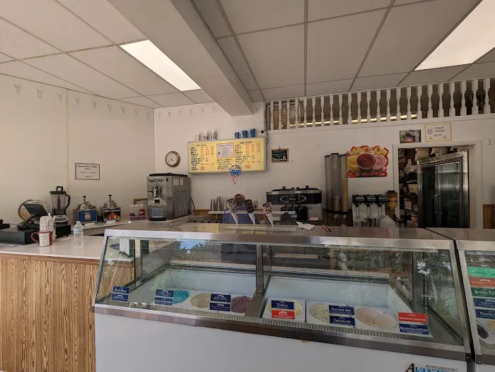 Darien Ice Cream Shoppe Picture 5