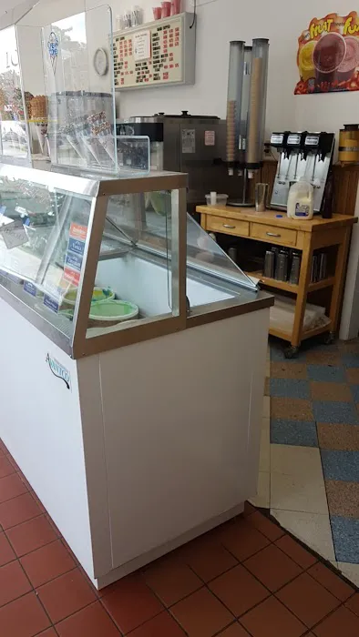 Darien Ice Cream Shoppe Picture 10