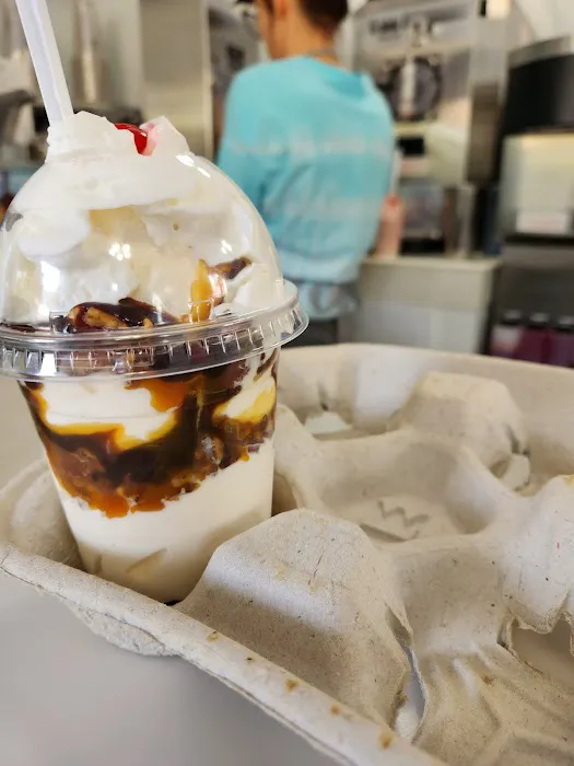 Myrt’s Ice Cream Shoppe Picture 1