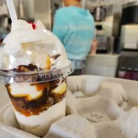 Myrt’s Ice Cream Shoppe ico