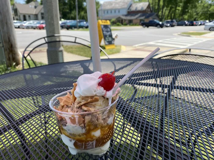 Wholly Cow Frozen Custard Picture 3