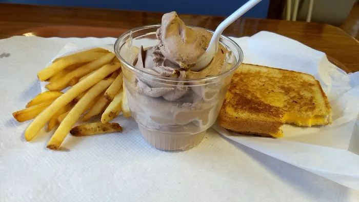 Wholly Cow Frozen Custard Picture 10