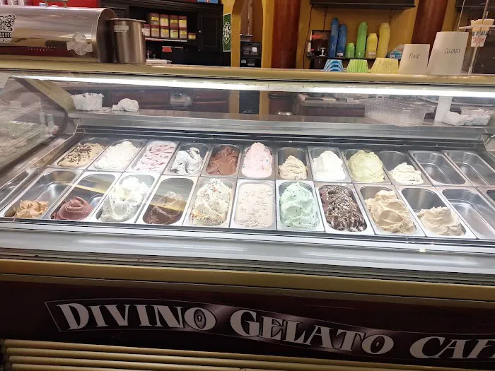 Divino Gelato Cafe Picture 2