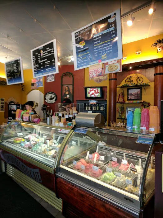 Divino Gelato Cafe Picture 6