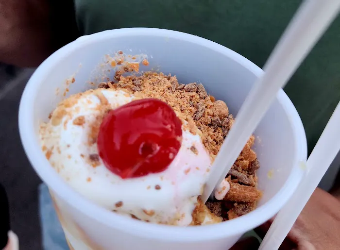 Lee's Dairy Treat Picture 4