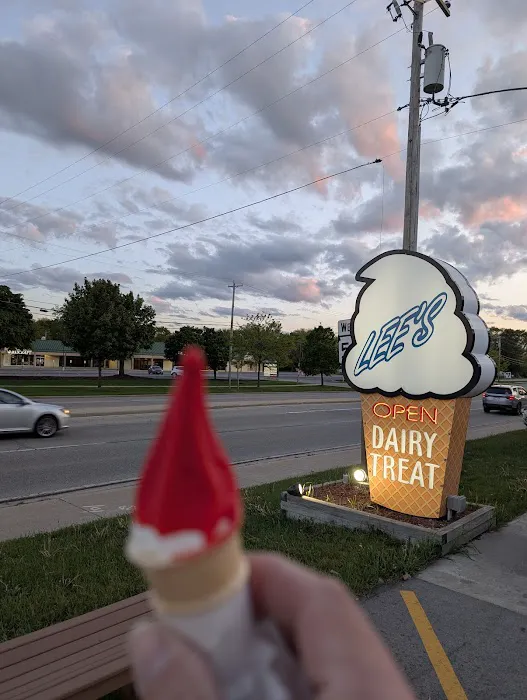 Lee's Dairy Treat Picture 6