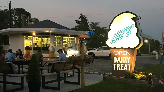 Lee's Dairy Treat Picture 10