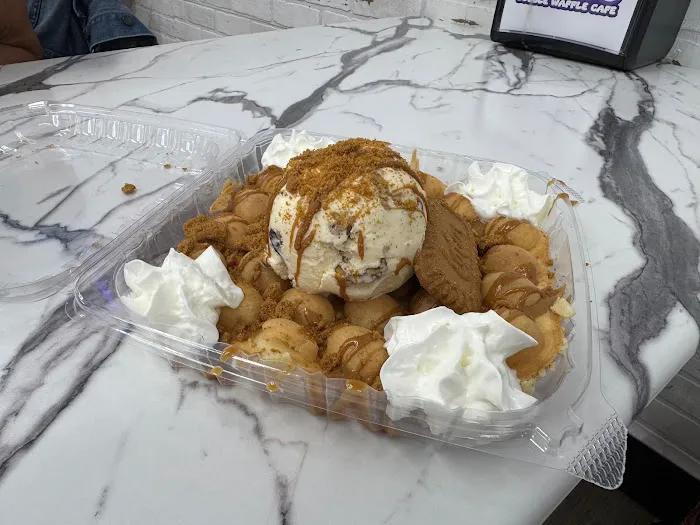 Babes Bubble Waffle & Boba Cafe Picture 3