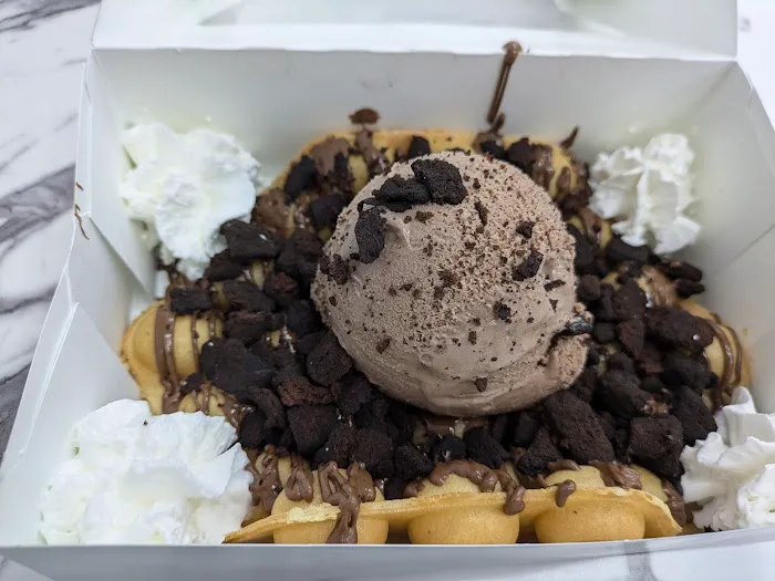 Babes Bubble Waffle & Boba Cafe Picture 7