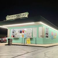 Ollie's Frozen Custard ico