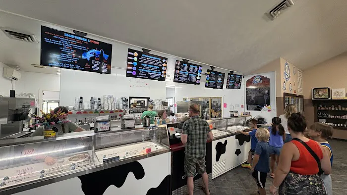 MOO-ville Creamery Picture 5