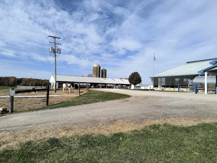 MOO-ville Creamery Picture 7