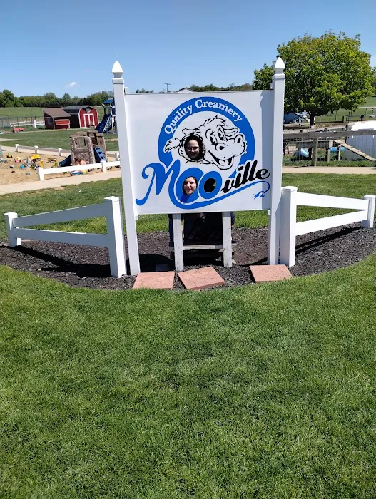 MOO-ville Creamery Picture 4