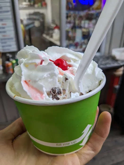 Scooper's Ice Cream Shoppe Picture 3