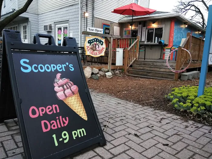Scooper's Ice Cream Shoppe Picture 10