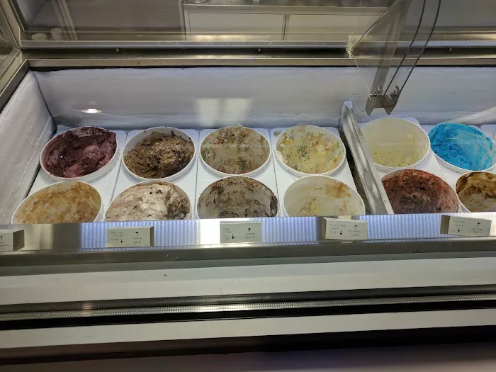 Eric's Ice Cream Factory Picture 5