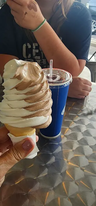 Eric's Ice Cream Factory Picture 5