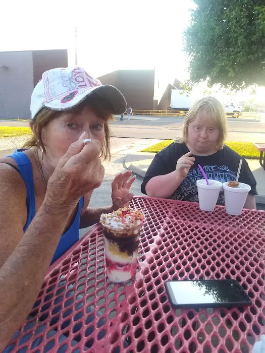 Bogie's Ice Cream Picture 9