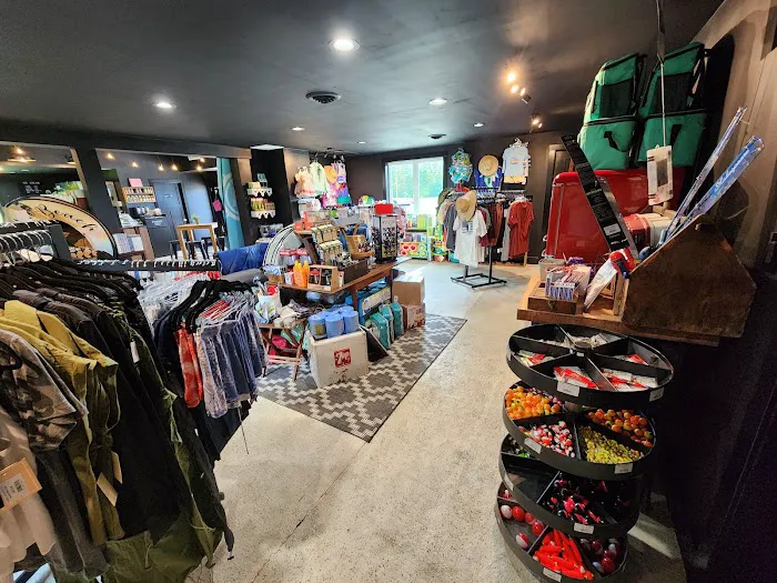 Summit Lake Market Picture 2