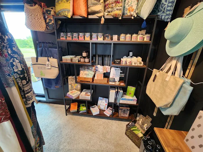 Summit Lake Market Picture 8