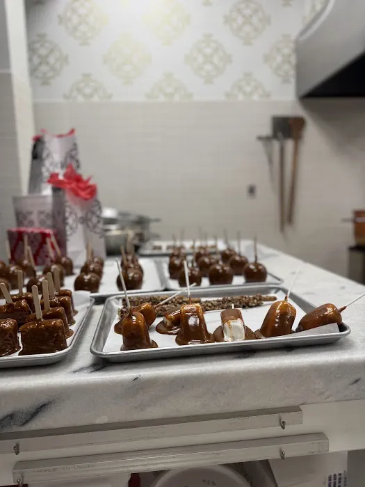 Kilwins Ice Cream - Chocolate - Fudge Picture 6