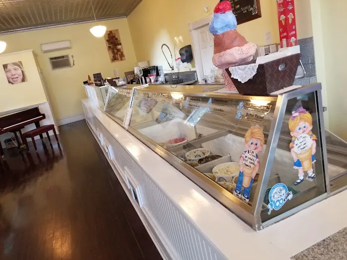 The Parlor at Cherry Hill Market Picture 7