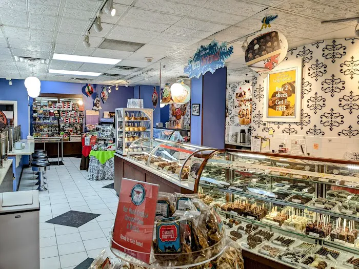 Kilwins Ice Cream - Chocolate - Fudge Picture 8