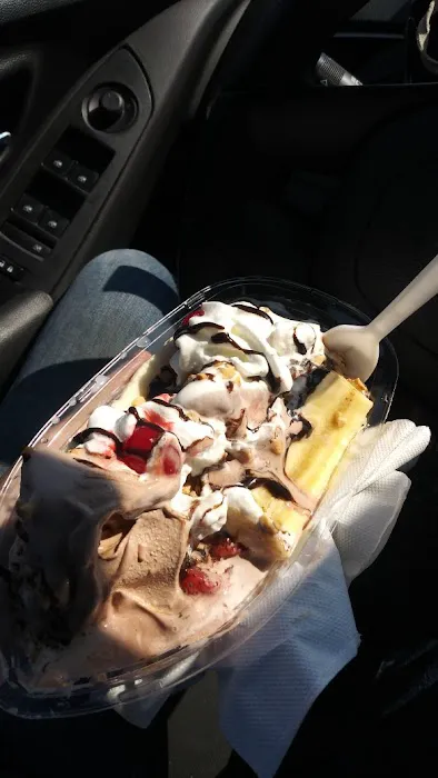 Millers Dockside Ice Cream Picture 1