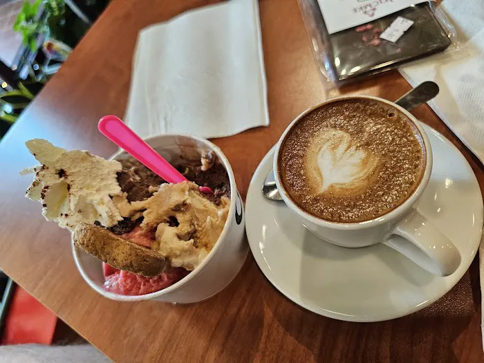 Golosi Gelato Cafe Picture 10