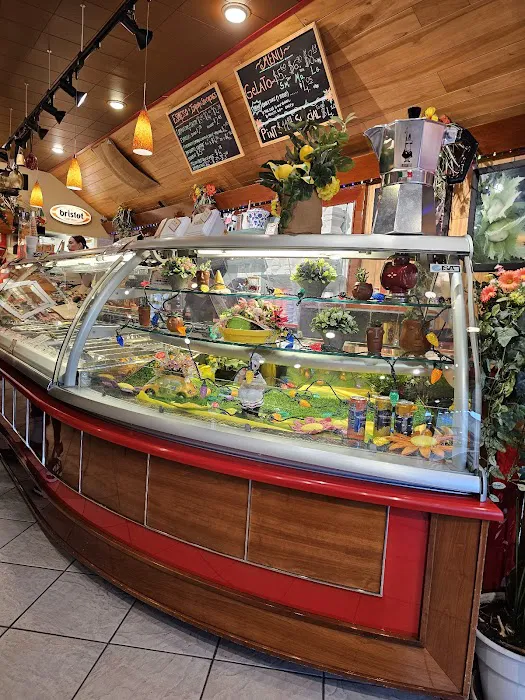 Golosi Gelato Cafe Picture 9