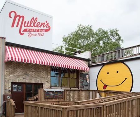 Mullen's Dairy Bar - Oconomowoc