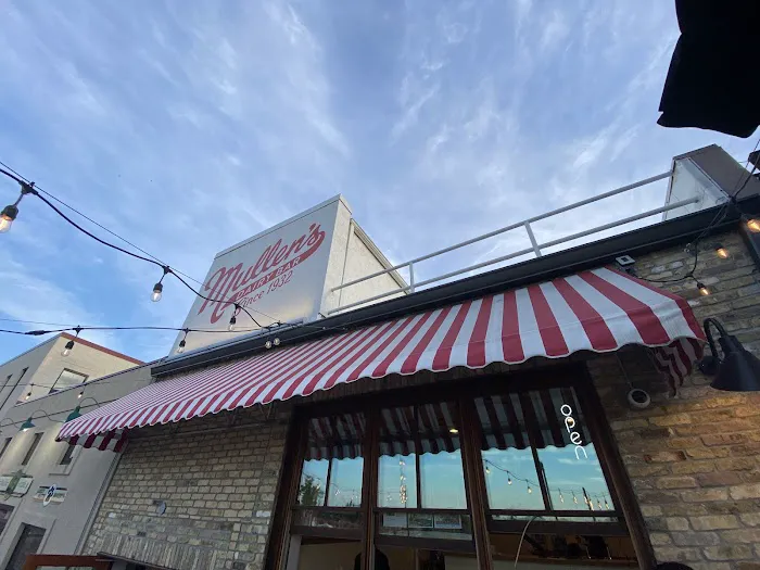 Mullen's Dairy Bar - Oconomowoc Picture 4