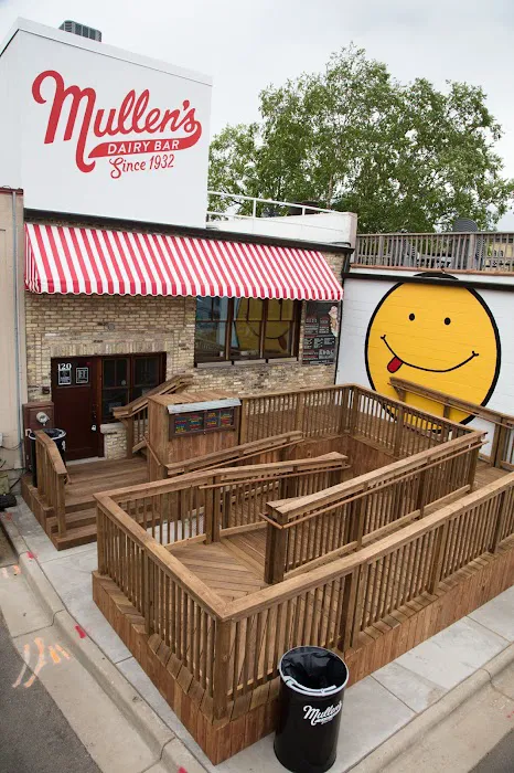 Mullen's Dairy Bar - Oconomowoc Picture 3