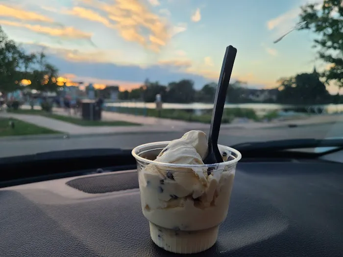 Mullen's Dairy Bar - Oconomowoc Picture 8