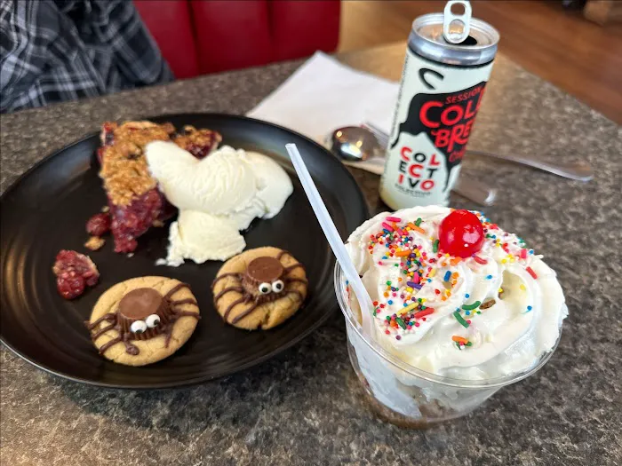 Sweet Scoops A' La Mode Picture 1