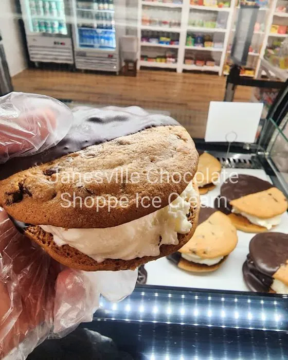 Chocolate Shoppe Ice Cream Janesville, WI Picture 8