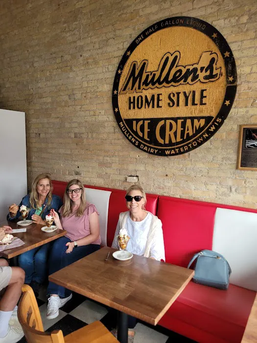 Mullen's Dairy Bar - Watertown Picture 9