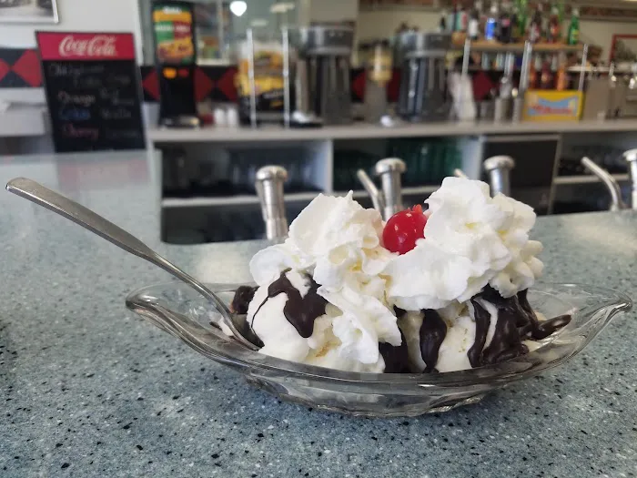 Scoop De Ville Ice Cream Shop Picture 7