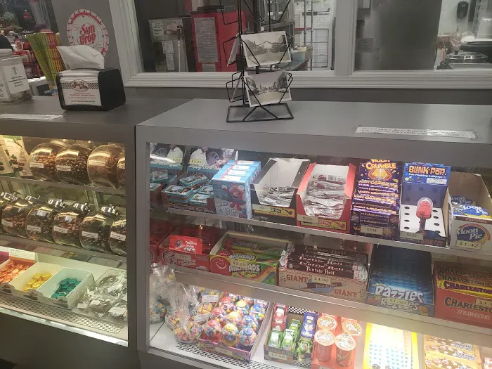 Scoop De Ville Ice Cream Shop Picture 10