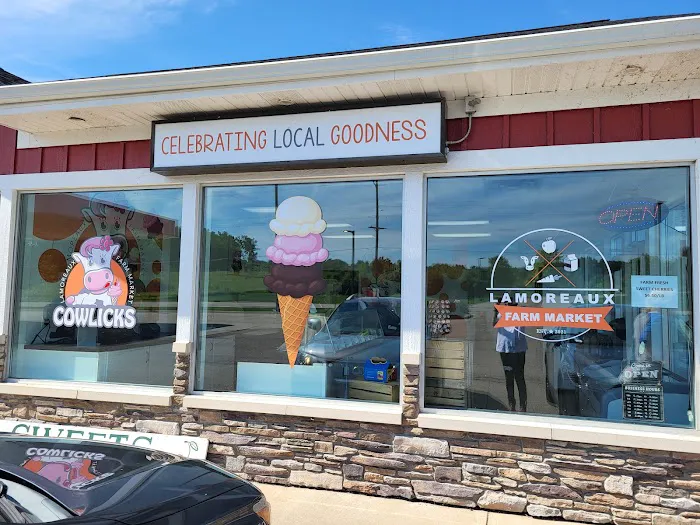 Cowlicks Ice Cream Shoppe and Lamoreaux Farm Market Picture 2